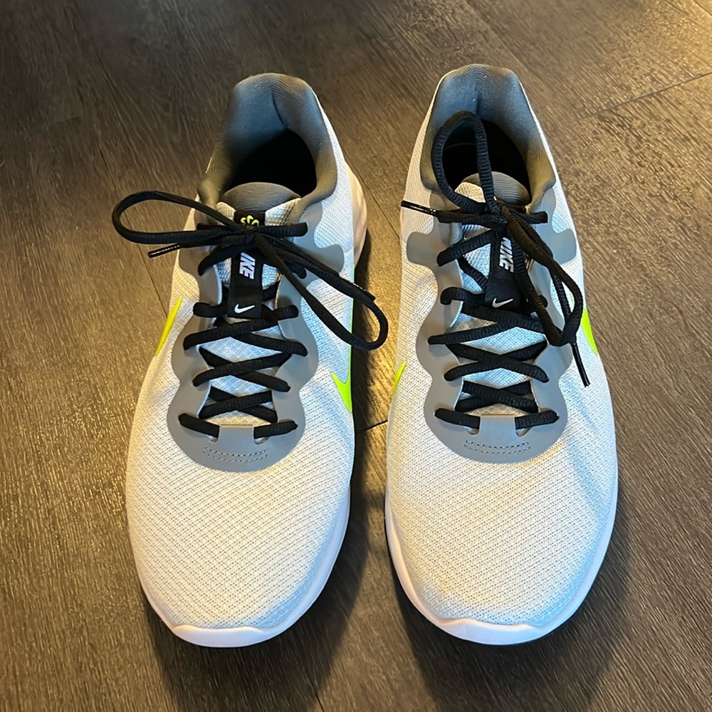 Never Worn Nike running shoes